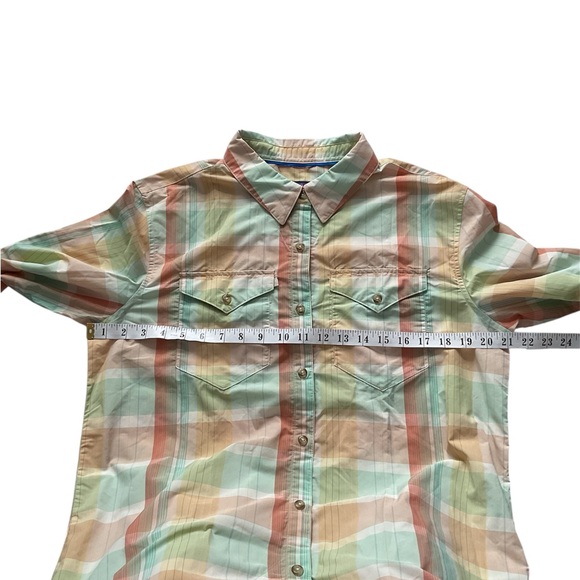 Patagonia Women's Long-Sleeved Sun Stretch Shirt Plaid, size M - Picture 12 of 15